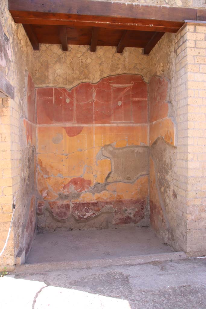 Ins. Orientalis I, 2, Herculaneum, September 2019. 
Looking south to ala in south-east corner of atrium. Photo courtesy of Klaus Heese.
